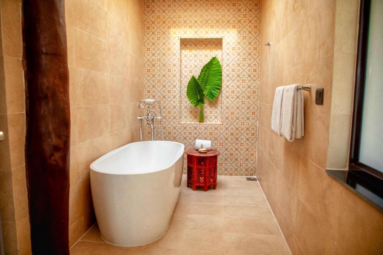 Miraaya Wellness And Golf Resort 奇旺 外观 照片