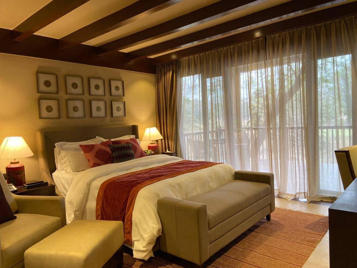 Miraaya Wellness And Golf Resort 奇旺 外观 照片