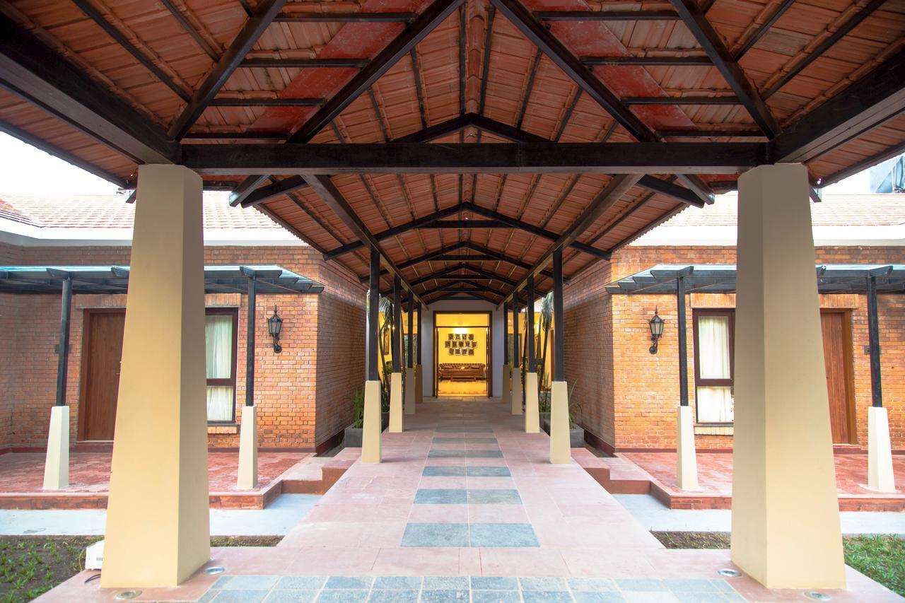 Miraaya Wellness And Golf Resort 奇旺 外观 照片