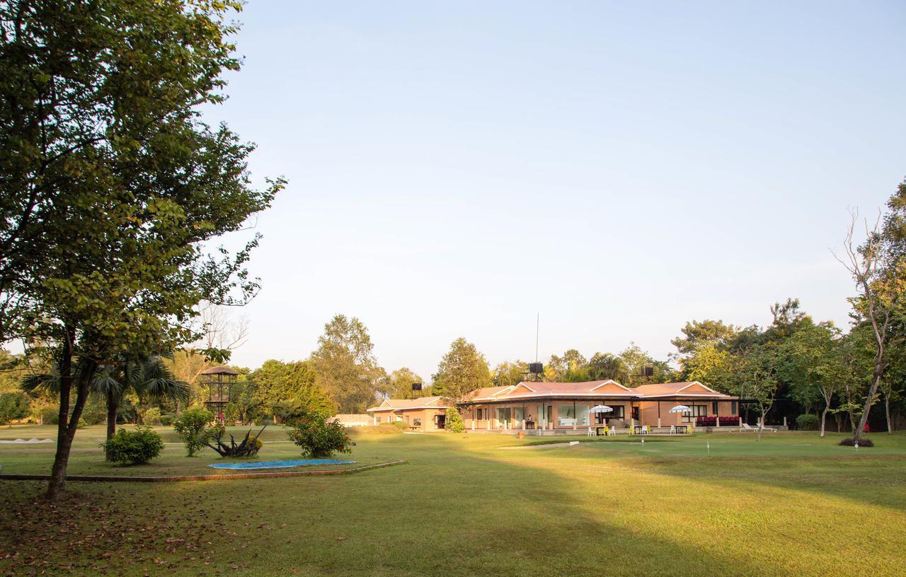 Miraaya Wellness And Golf Resort 奇旺 外观 照片