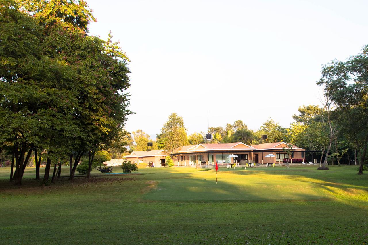 Miraaya Wellness And Golf Resort 奇旺 外观 照片