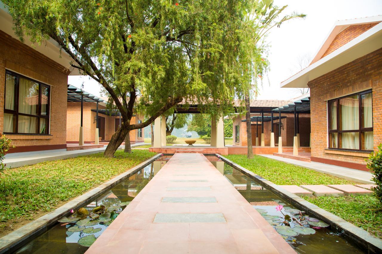 Miraaya Wellness And Golf Resort 奇旺 外观 照片