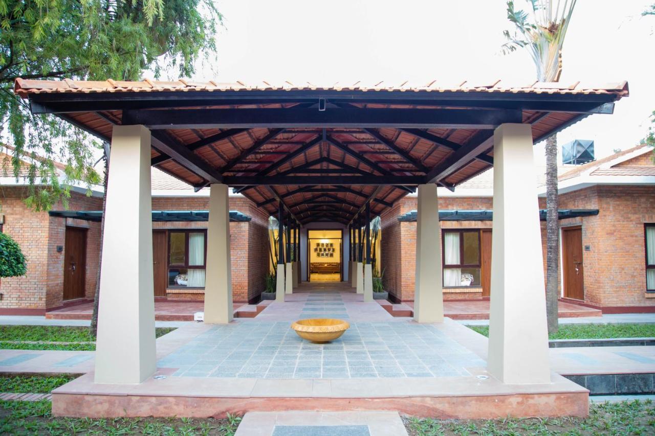 Miraaya Wellness And Golf Resort 奇旺 外观 照片