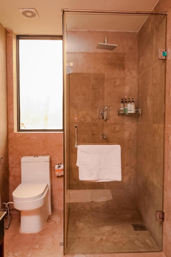 Miraaya Wellness And Golf Resort 奇旺 外观 照片